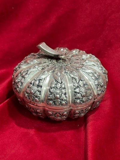 Candy Box In Sterling Silver Indochinese Work