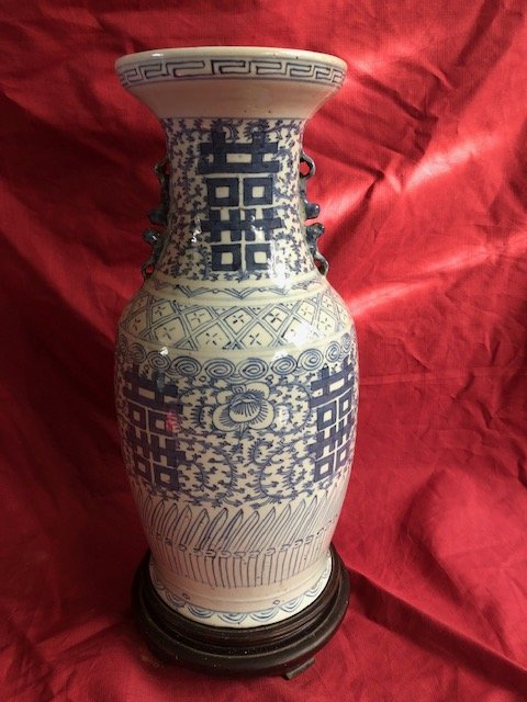 Grand vase Balustre En Porcelaine Blanc Et Bleu  Chine XX Eme