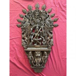 Imposant Bas Relief En Bois Sculpté Figurant Shiva - Travail Hindou
