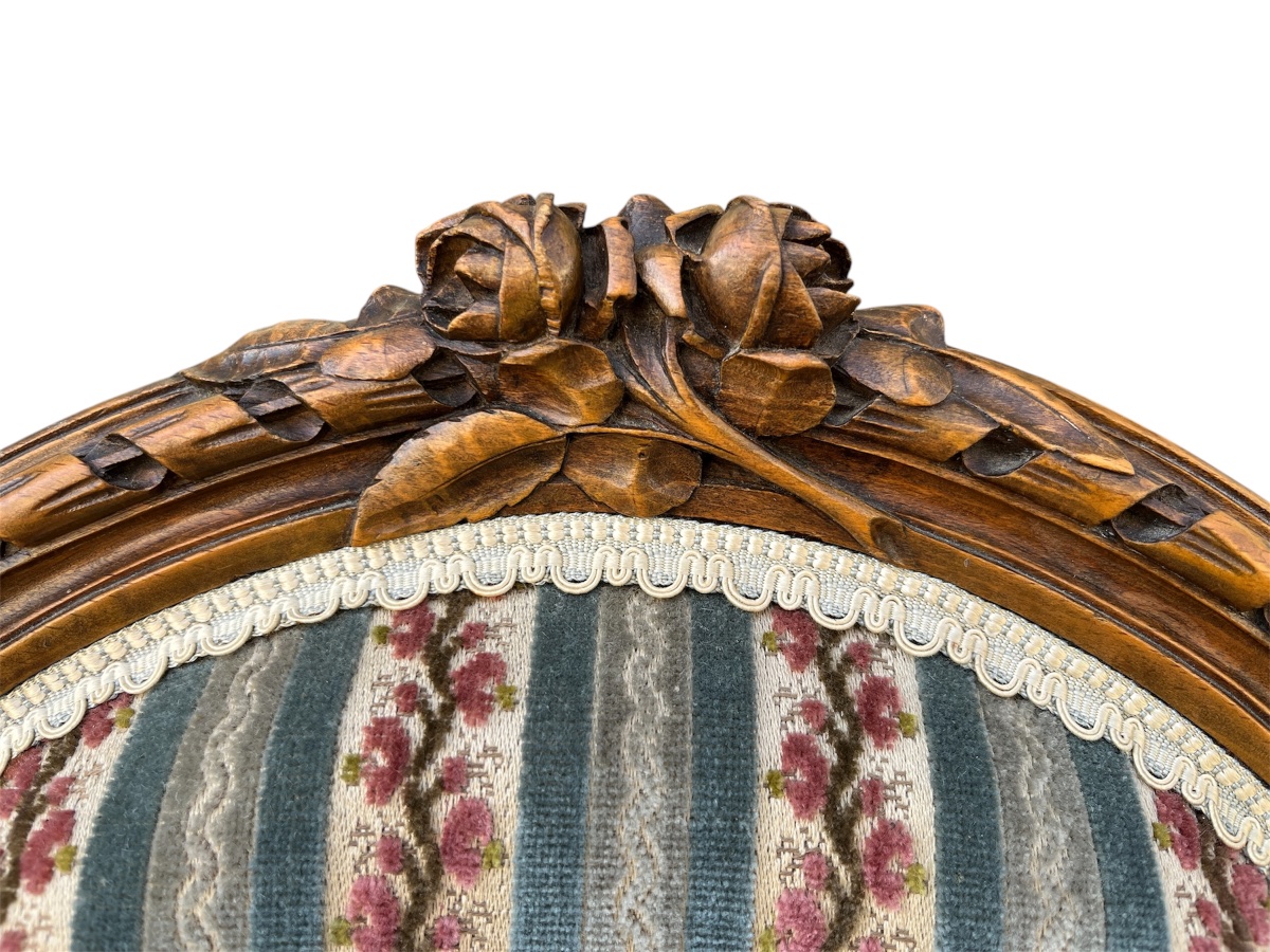 Série de 3 chaises médaillons et 1 fauteuil cabriolet style Louis XVI-photo-1