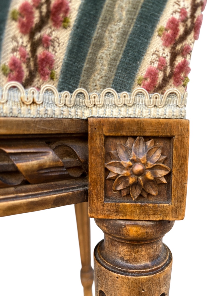 Série de 3 chaises médaillons et 1 fauteuil cabriolet style Louis XVI-photo-2