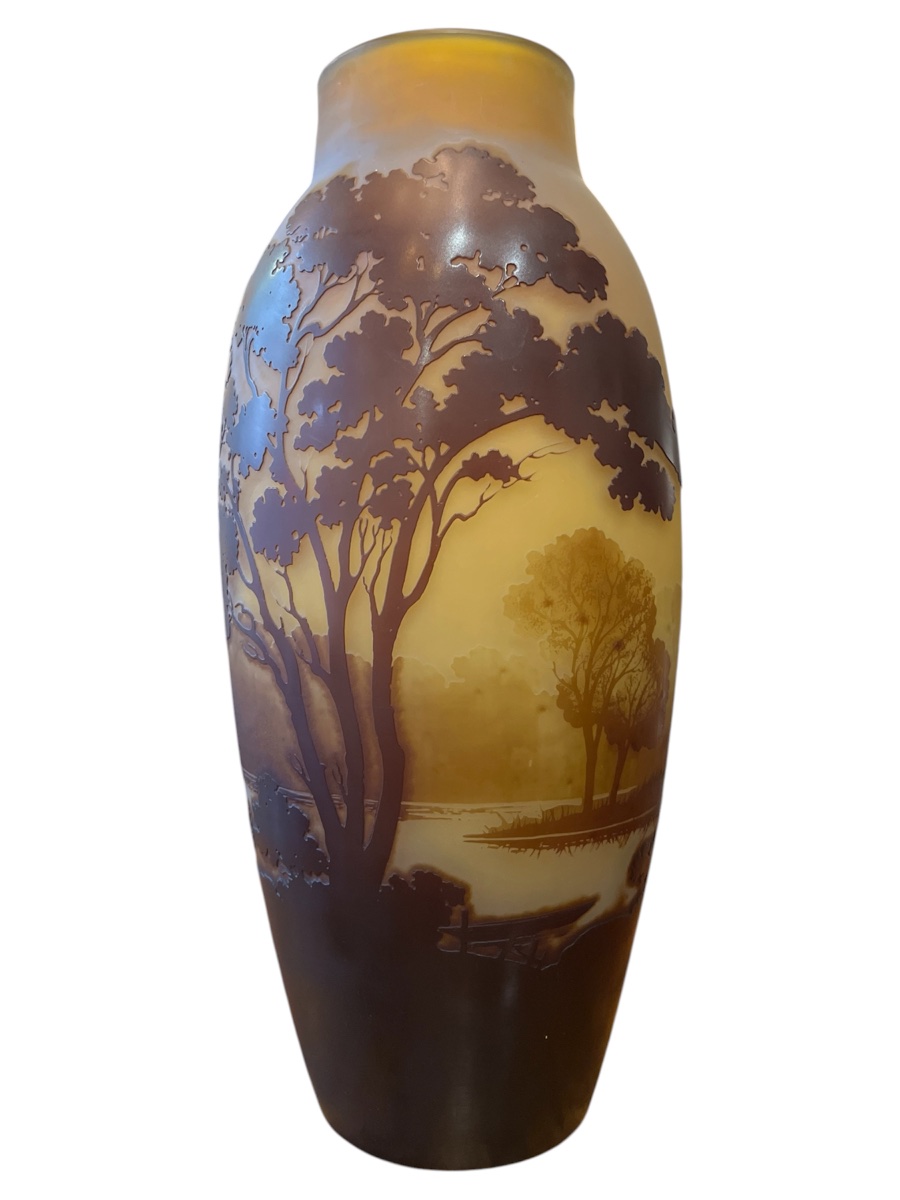 Vase Art nouveau Émile Gallé au paysage lacustre