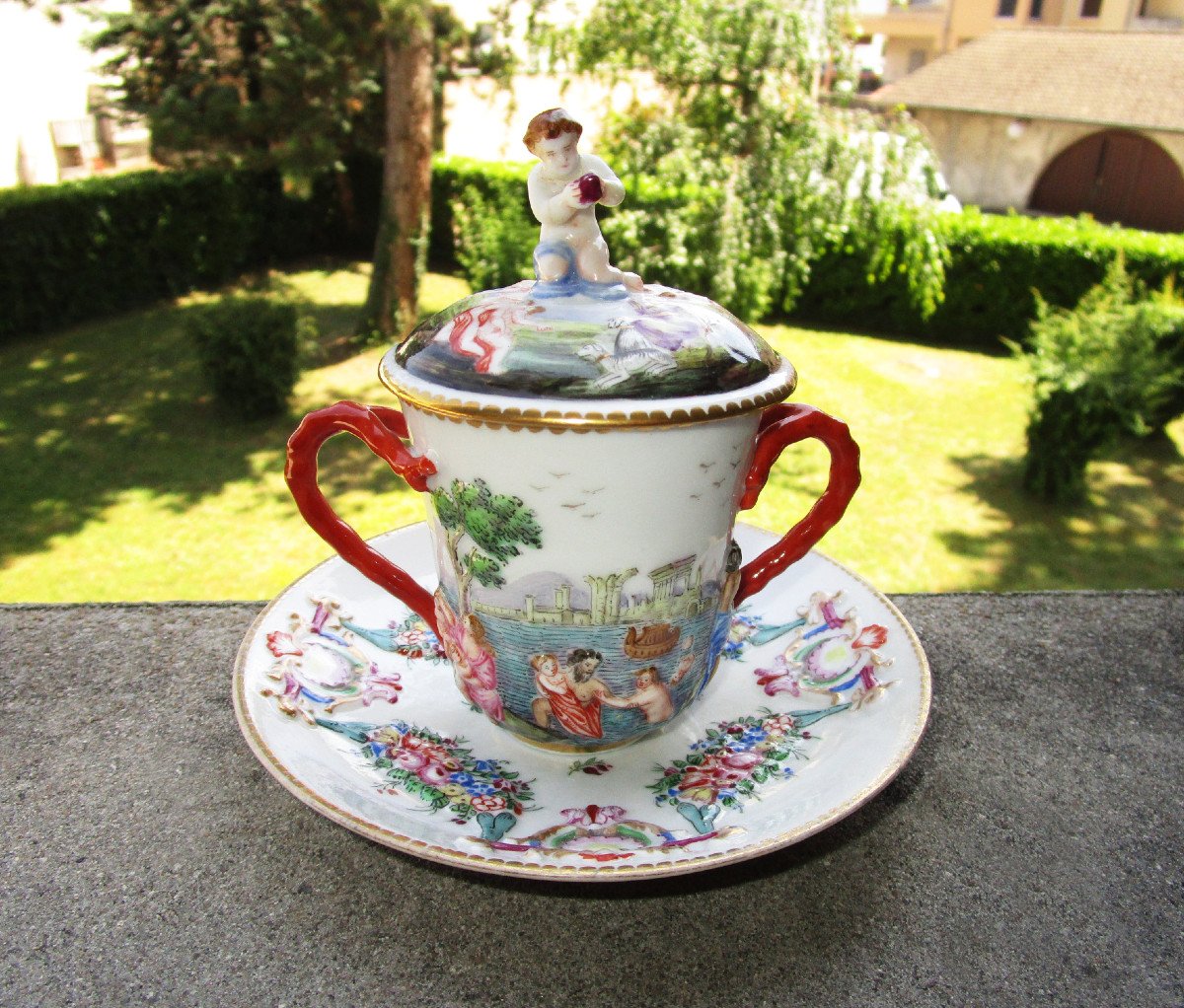 Rare Superb Covered Chocolate Cup, Porcelain From Florence Doccia Ginori XIXth In The State.