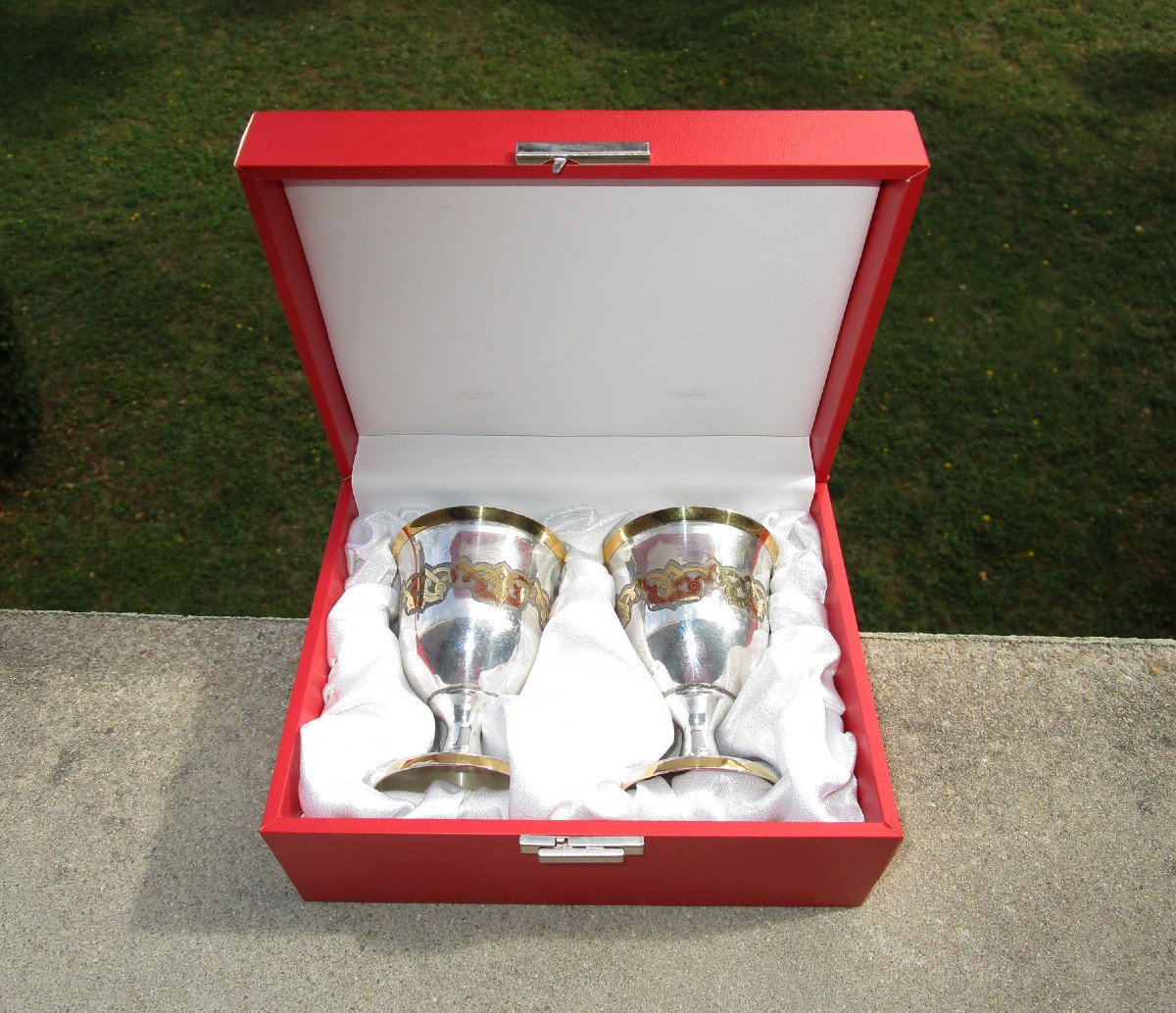 Superb Rare Pair Of Chalice Glasses In Sterling Silver And Vermeil 925 Russian Origin Russia.
