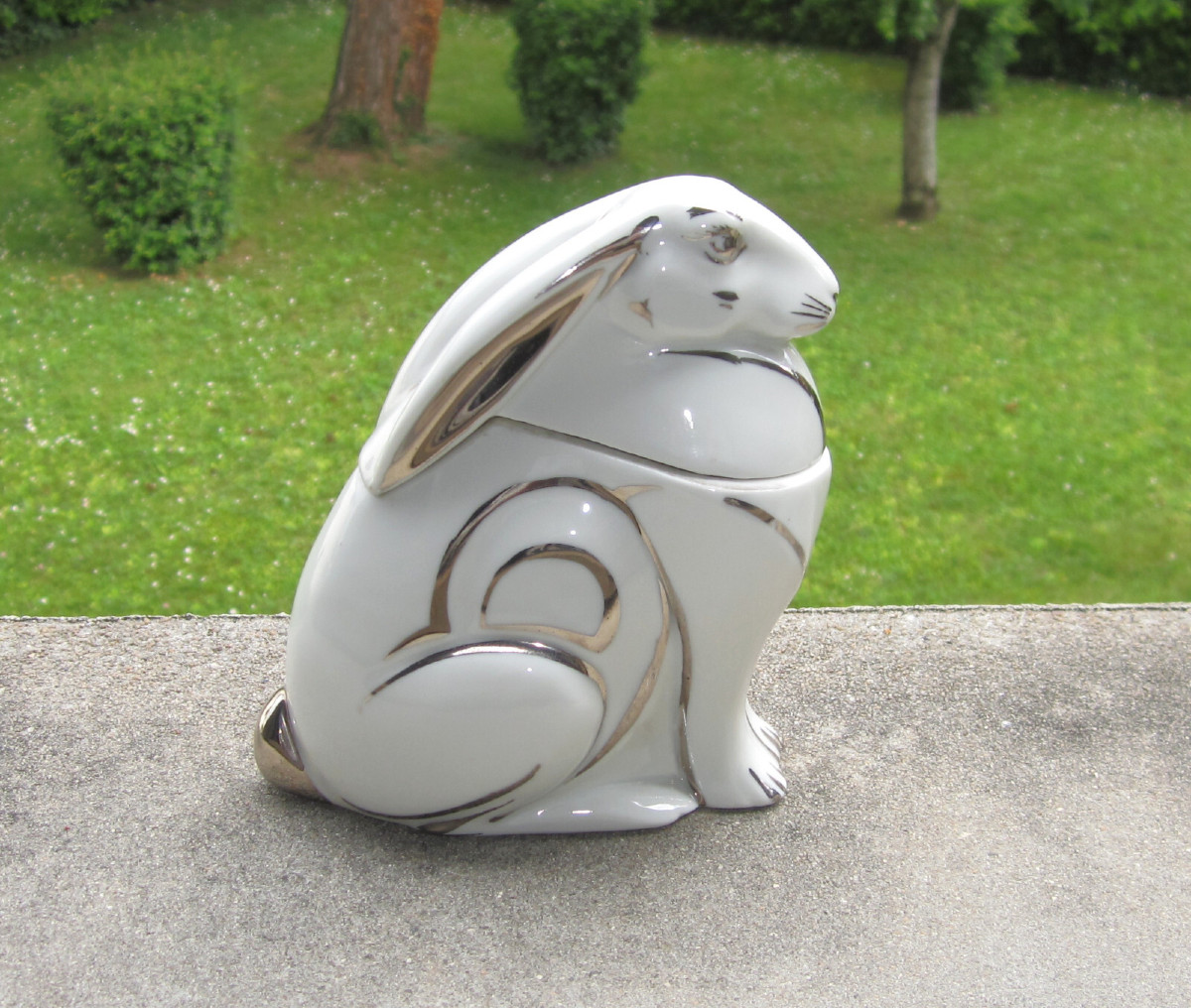 Ancienne Belle Bo&icirc;te Ou Bonbonni&egrave;re Art D&eacute;co 1930 En Porcelaine De Limoges Lapin Style Sandoz