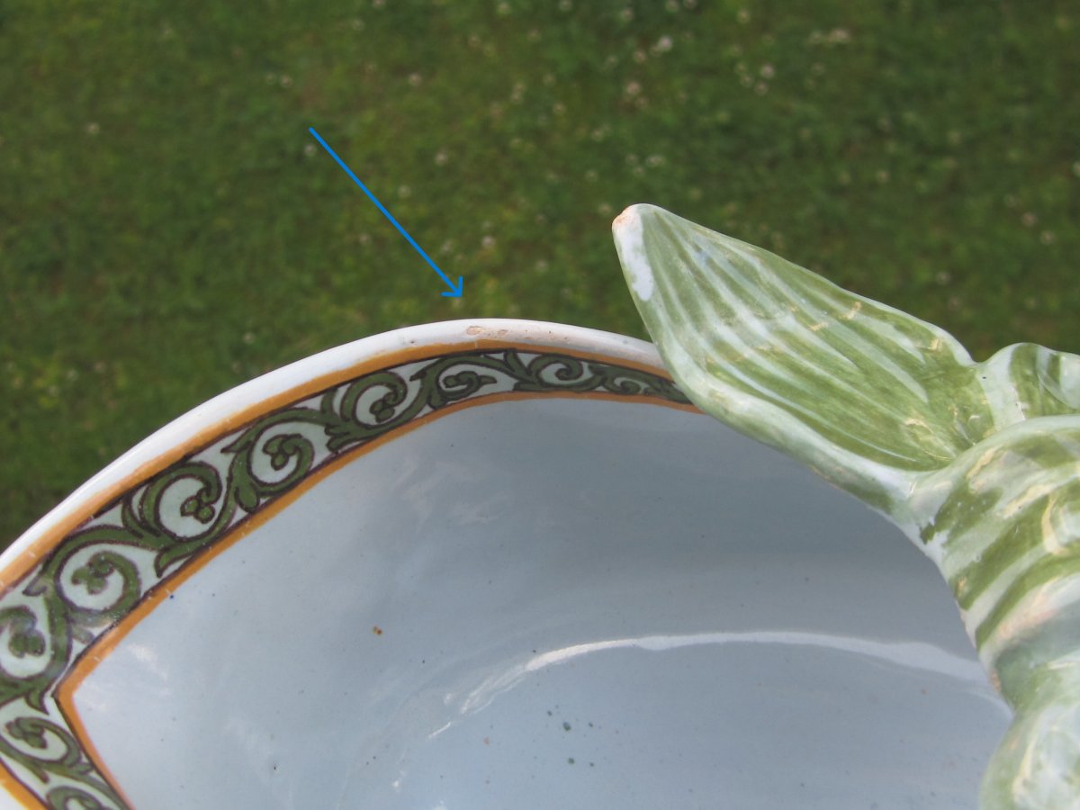 Quimper XIXe Porquier Beau vide-poches en forme de serviette nouée décor d'enfants jouant.-photo-8