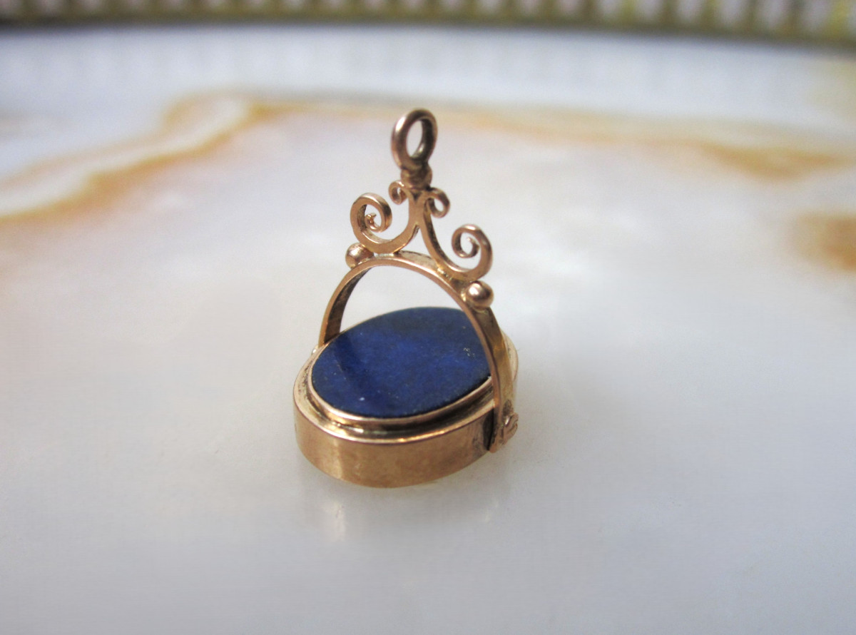 Beautiful 19th Century 18k Gold 18k Gold Seal Or Chatelaine Charm With A Blank Lapis Lazuli Matrix