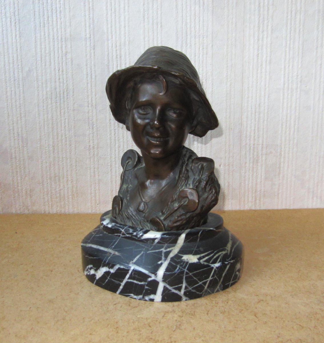 Très beau petit bronze XIXe, jeune garçon Napolitain attribué à Giovanni De Martino.-photo-2