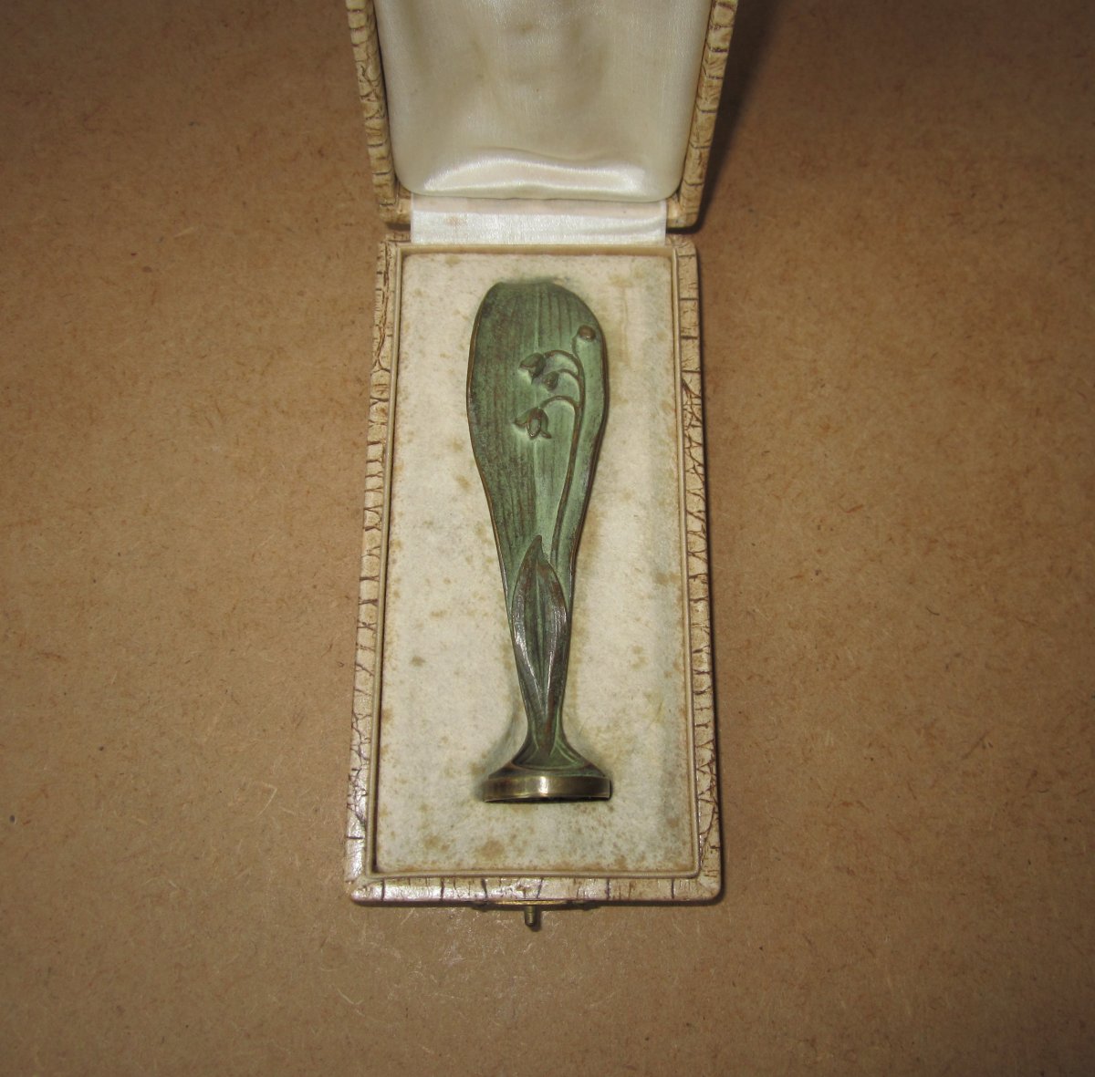 Sceau à cacheter Art Nouveau en bronze à décor de muguet, monogramme initiales ET ou TE-photo-3