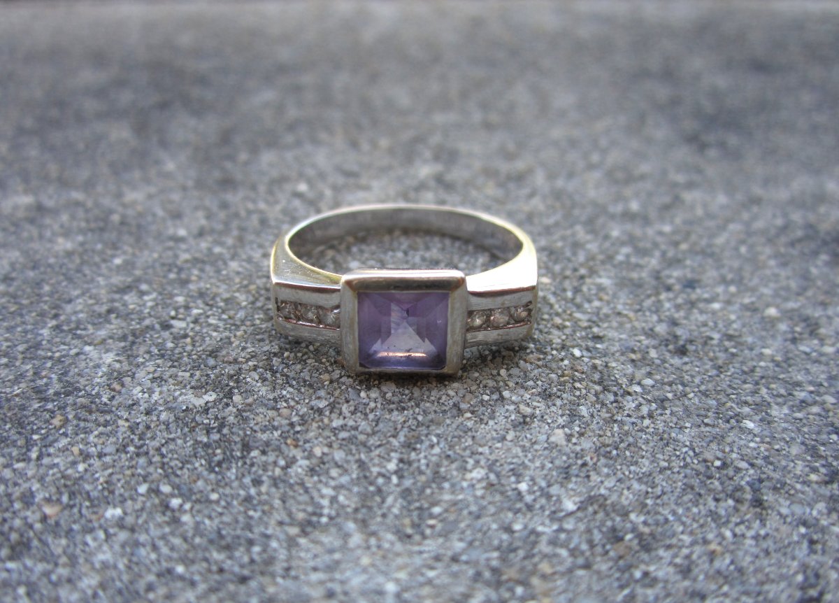 Belle bague en or massif 18k 18 carats améthyste et diamants taille 53 ; Poids : 3,90 grammes-photo-2