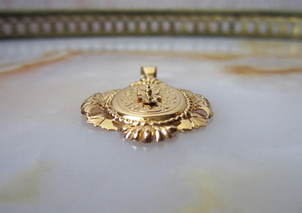 Ancien grand pendentif Napoléon III or 18k 18 carats fleurs en relief vendu avec ou sans chaîne-photo-4