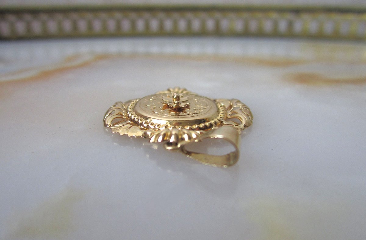 Ancien grand pendentif Napoléon III or 18k 18 carats fleurs en relief vendu avec ou sans chaîne-photo-2