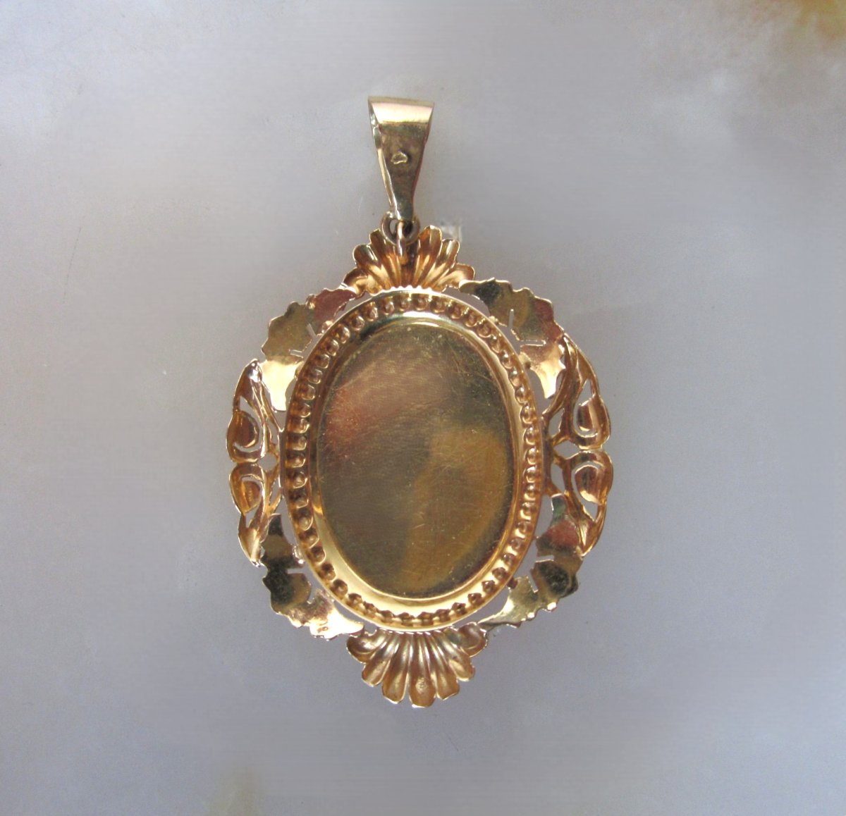 Ancien grand pendentif Napoléon III or 18k 18 carats fleurs en relief vendu avec ou sans chaîne-photo-4