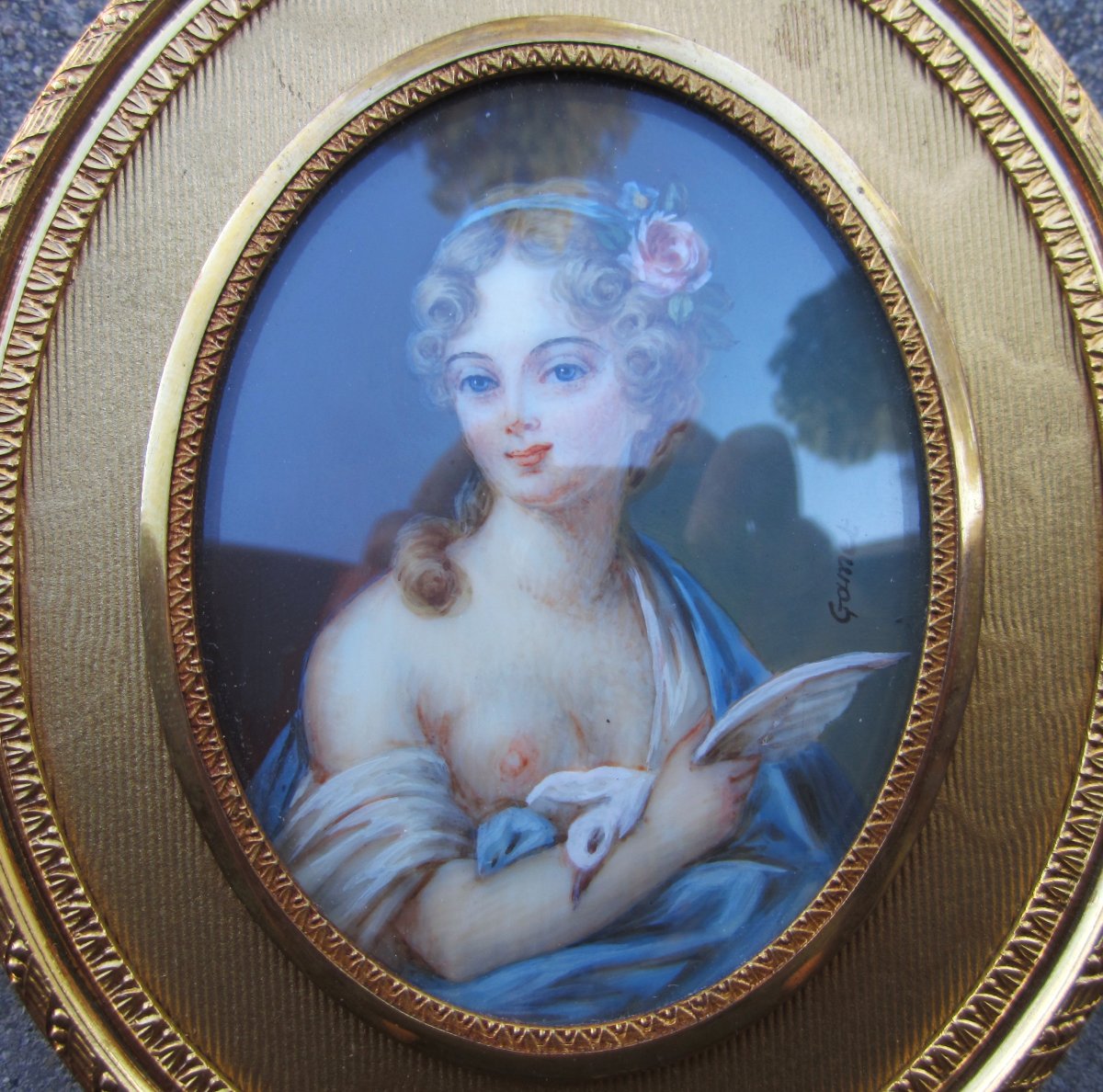 Très belle miniature sur ivoire signé Gamet femme à la colombe au sein nu cadre en bronze doré.-photo-3