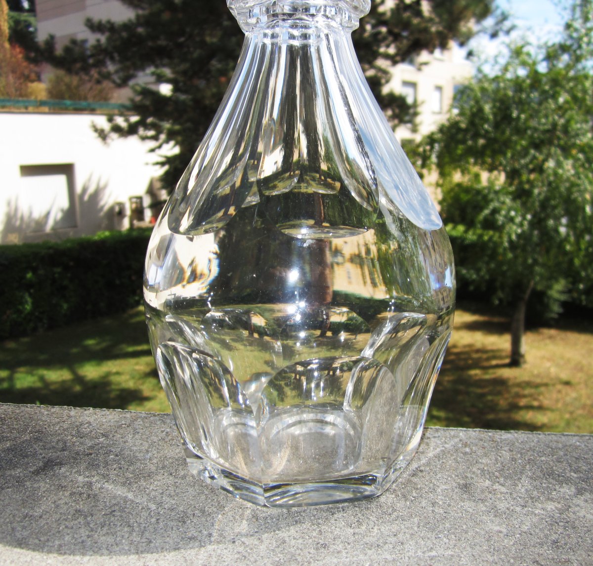 Baccarat, très belle carafe à eau ou à vin modèle Harcourt en très bon état. Hauteur : 29,8 cm.-photo-4