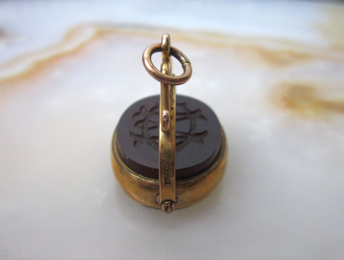 Beau sceau breloque de châtelaine XIXe en or 9 carats  9k et cornaline monogramme MC intaille-photo-2
