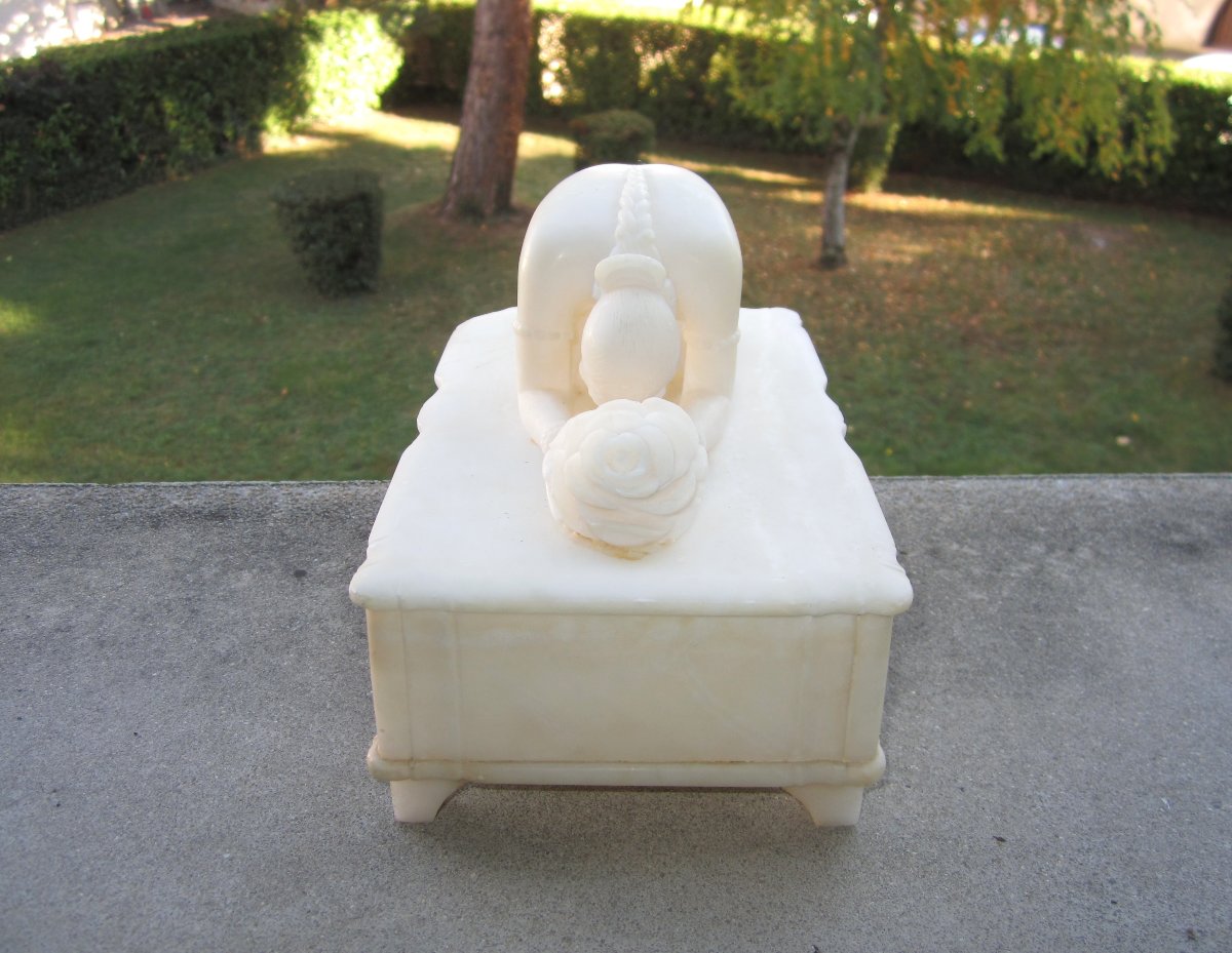 Beautiful Little Alabaster Casket Or Box, Nude Woman, Art Deco Period, Circa 1930, One Small Loss.-photo-3