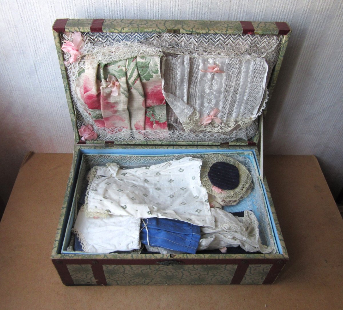 Antique Beautiful 1909 Schoenhau Hoffmeister 4/0 Doll With Her Trousseau Of Clothes.-photo-2