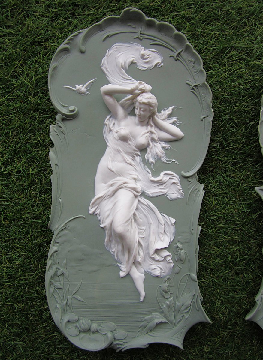 Très belle paire de plaque en biscuit de porcelaine femmes Art Nouveau 1900, Volkstedt Thuringe-photo-2
