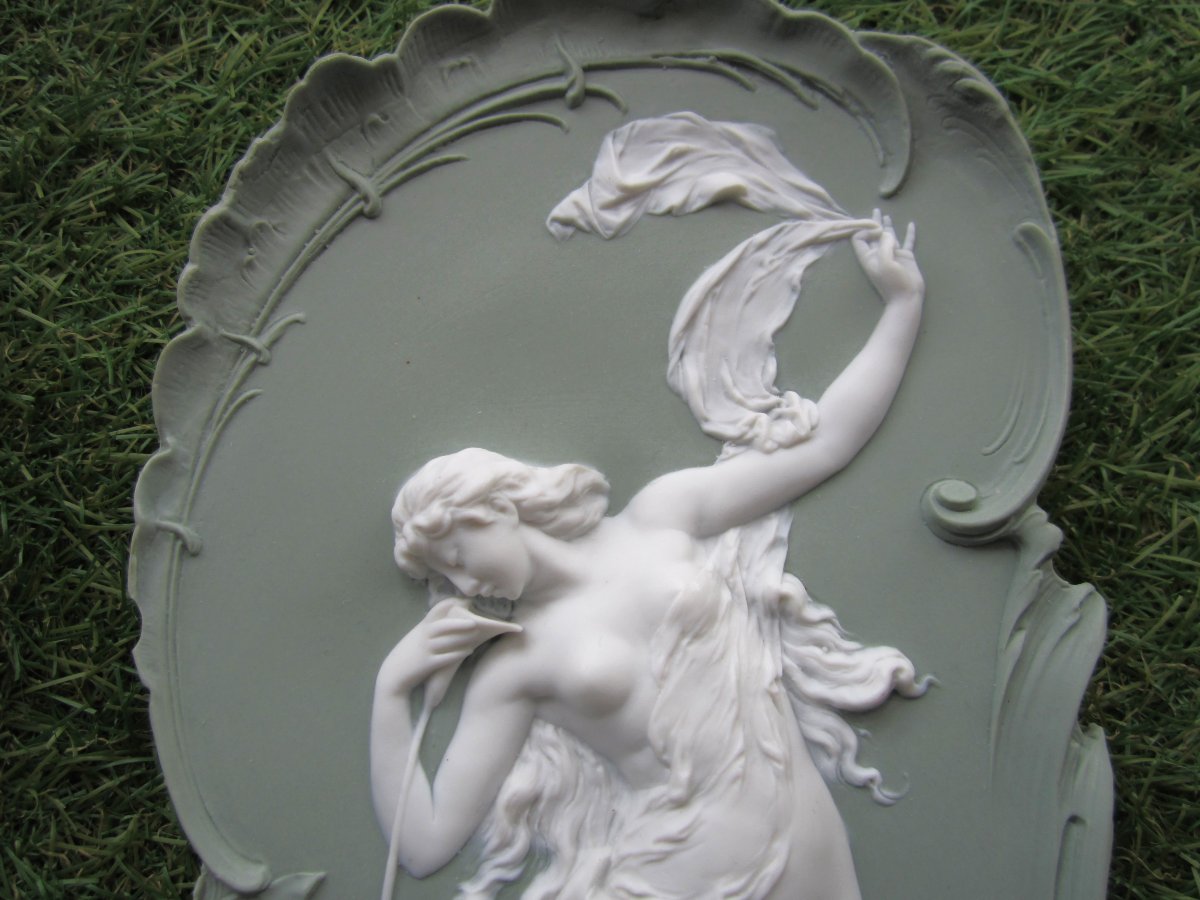 Très belle paire de plaque en biscuit de porcelaine femmes Art Nouveau 1900, Volkstedt Thuringe-photo-3