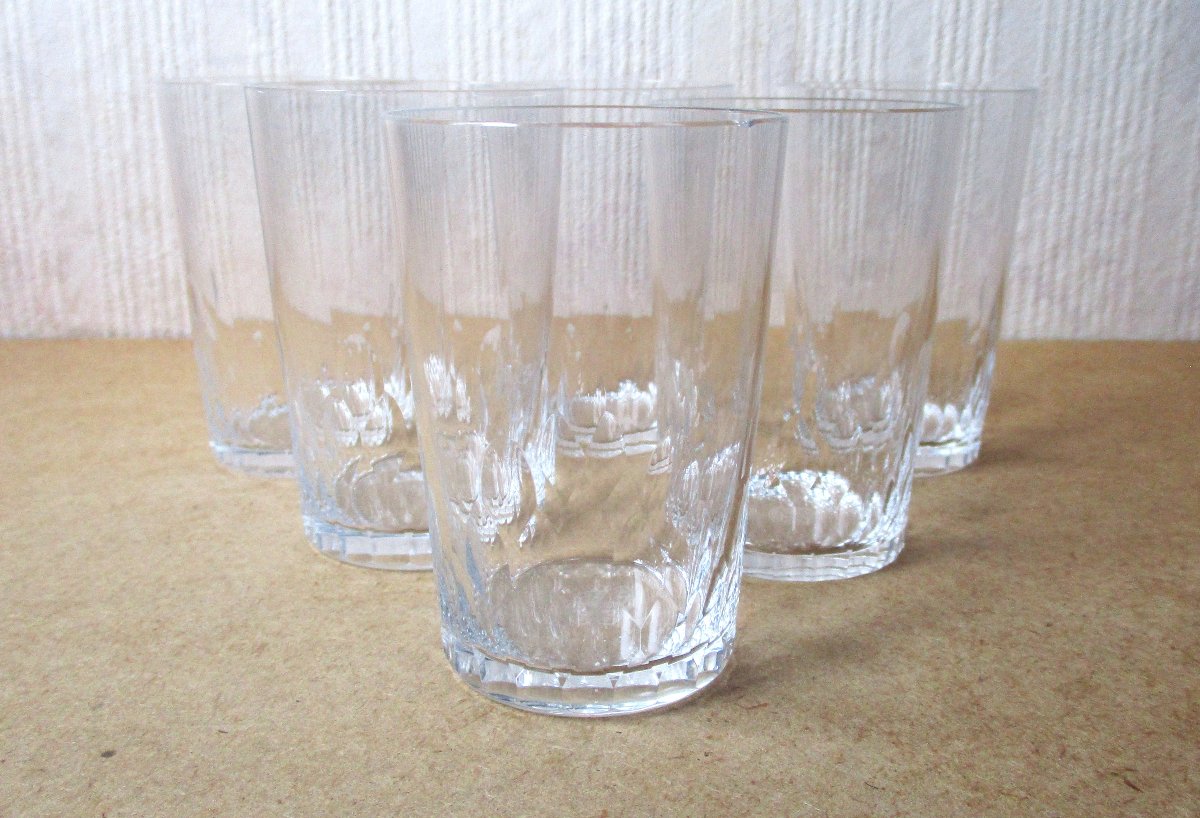 Six beaux verres gobelets en cristal de Baccarat modéle Richelieu. Hauteur : 7,8 cm-photo-4