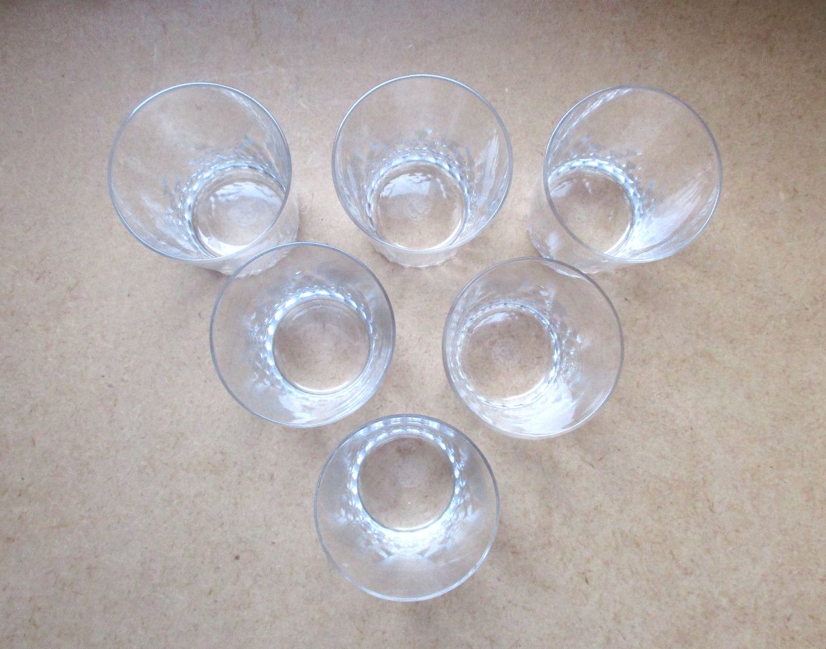 Six beaux verres gobelets en cristal de Baccarat modéle Richelieu. Hauteur : 7,8 cm-photo-1
