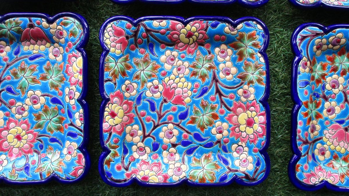 Huit belles assiettes à dessert carrées en émaux de longwy en parfait état.-photo-4