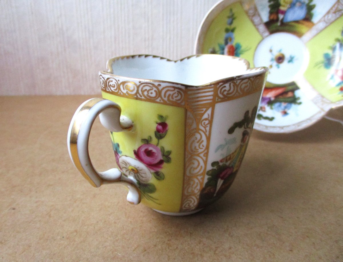 Very Beautiful Quatrefoil Cup In German Porcelain By Helena Wolfsohn Dresden Meissen Saxony.-photo-1