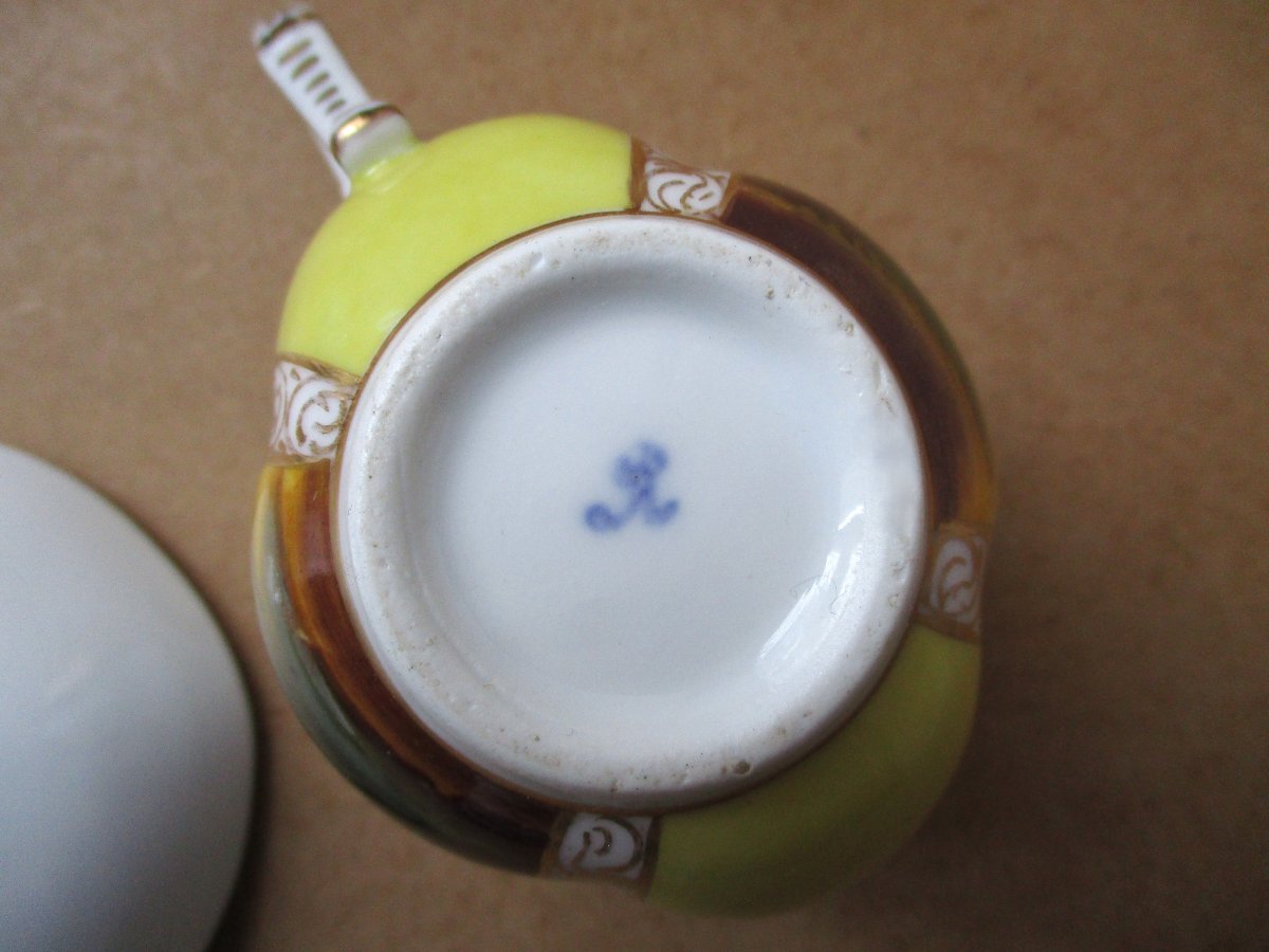Very Beautiful Quatrefoil Cup In German Porcelain By Helena Wolfsohn Dresden Meissen Saxony.-photo-6