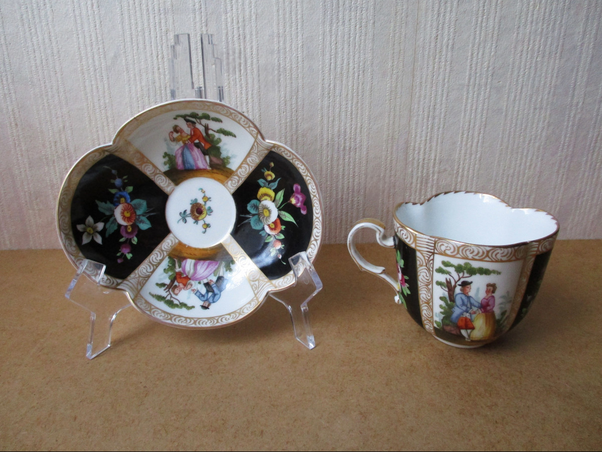  Very Beautiful Quatrefoil Cup In German Porcelain By Helena Wolfsohn Dresden Meissen Saxony.
