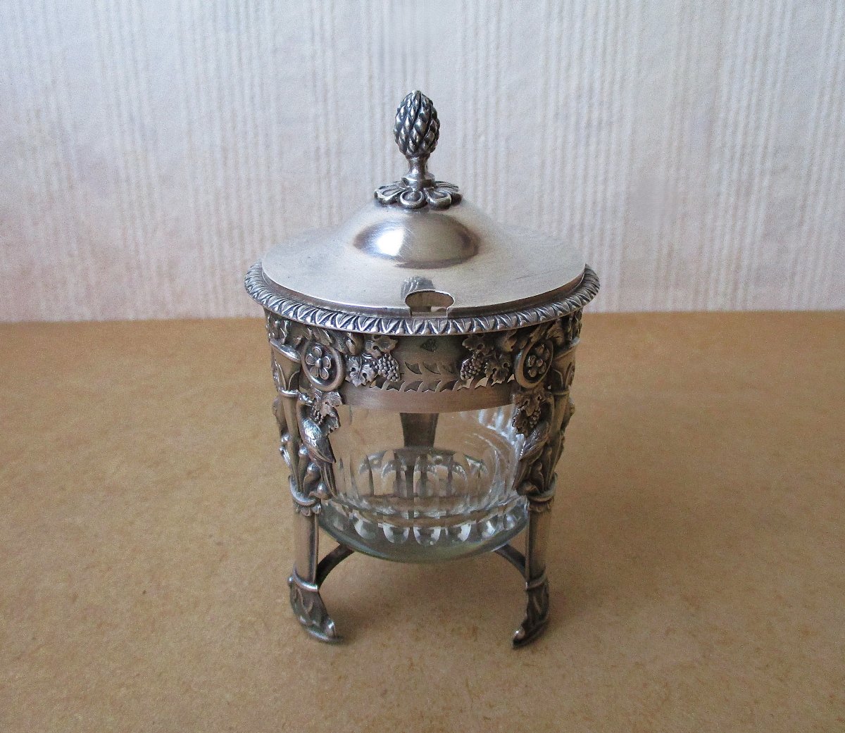 Beautiful Solid Silver Mustard Pot In Empire Style From The Restoration Period, Lid Needs Restoration.-photo-2