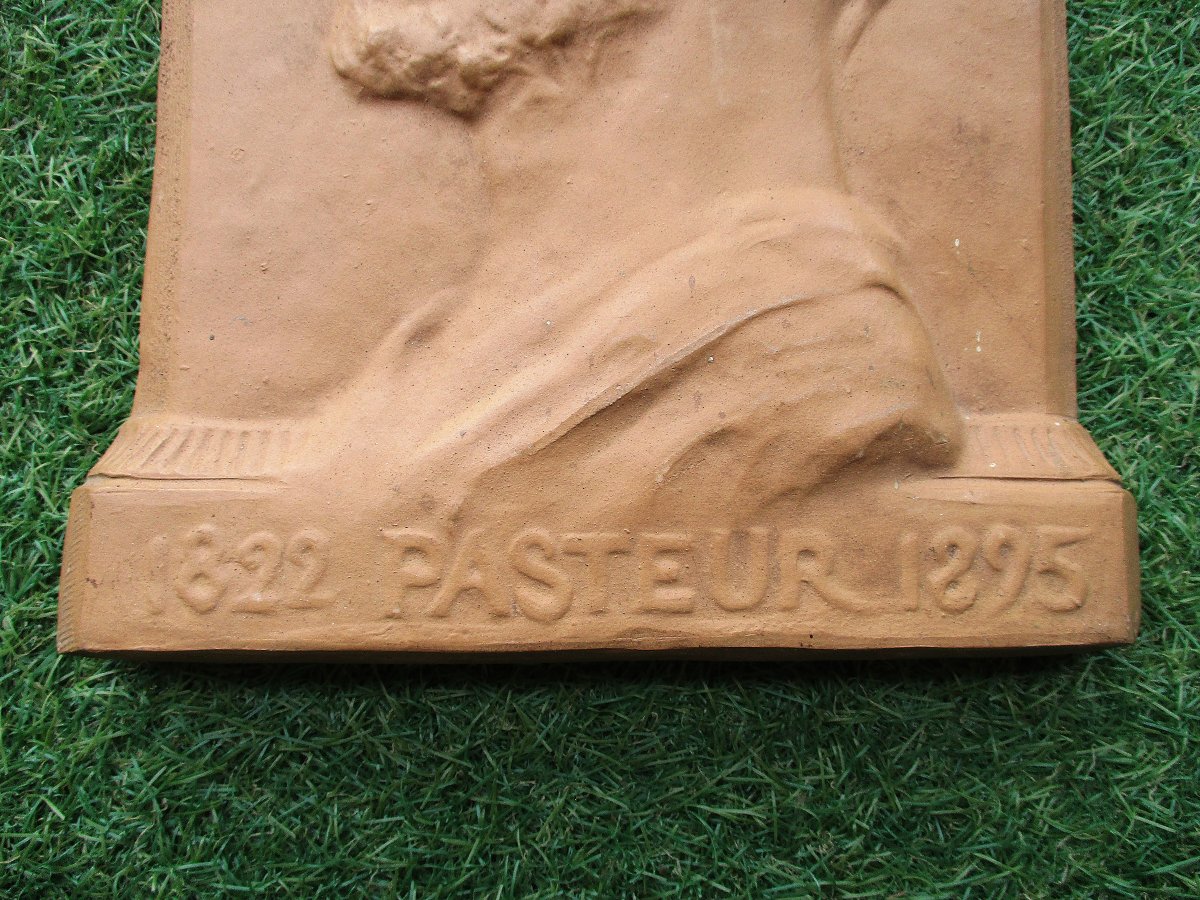 Ancienne plaque murale en terre cuite Louis Pasteur signée Edmond Lachenal médecine médecin.-photo-3
