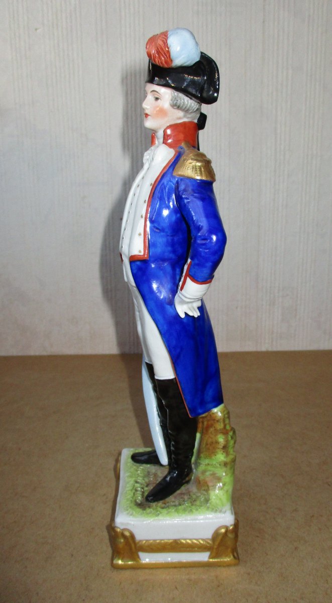 Lafayette ancienne belle statuette en porcelaine de Saxe Scheibe-Alsbach Thuringe parfait état.-photo-3