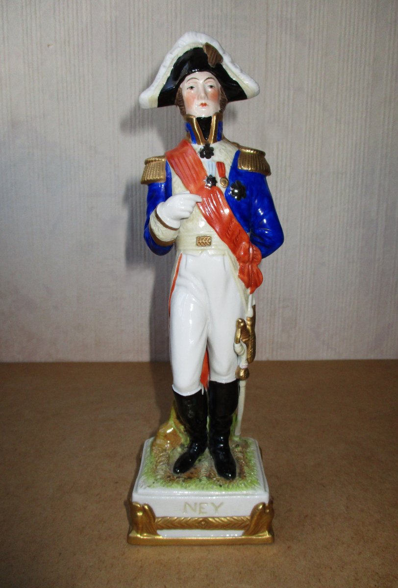 Maréchal Ney Empire ancienne belle statuette en porcelaine de Saxe Scheibe-Alsbach Thuringe.-photo-2