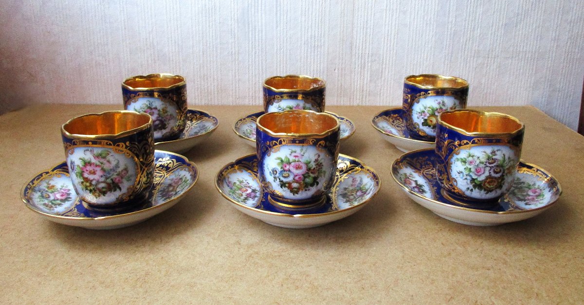 Six belles tasses à café de qualité en Porcelaine de Paris manufacture Gosse vers 1850-1860.-photo-3