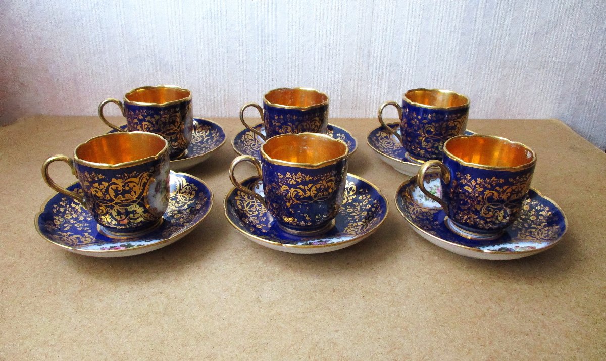 Six belles tasses à café de qualité en Porcelaine de Paris manufacture Gosse vers 1850-1860.-photo-2