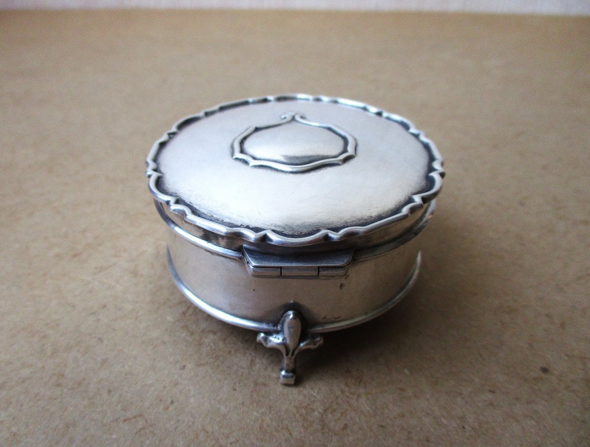 Mappin & Webb, Beautiful Small English Sterling Silver Jewelry Box Birmingham 1911.-photo-1