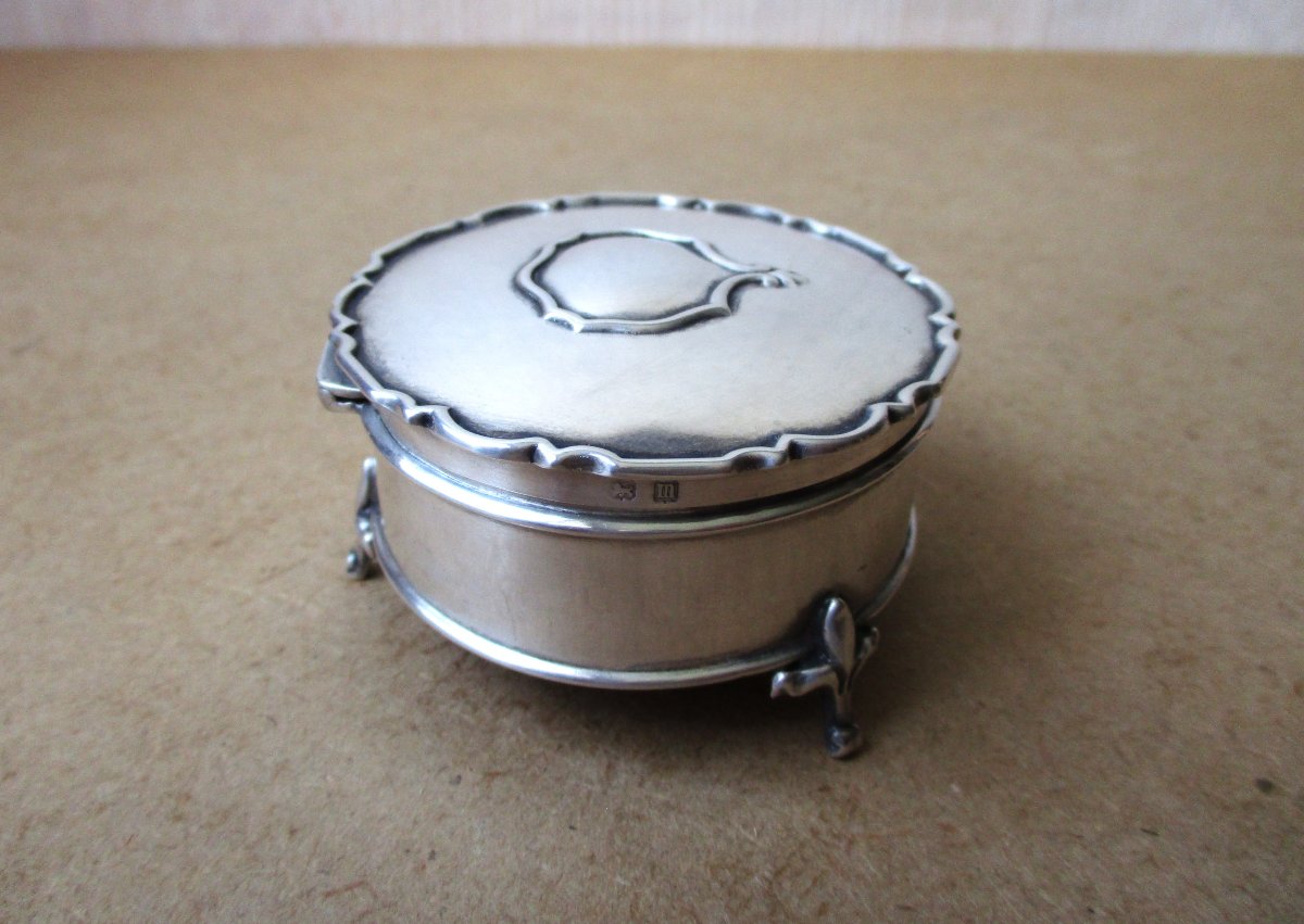 Mappin & Webb, Beautiful Small English Sterling Silver Jewelry Box Birmingham 1911.-photo-2