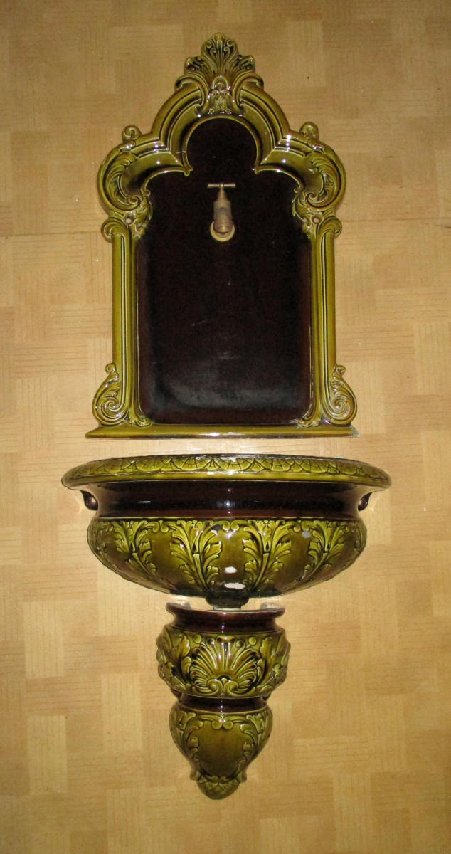 Fountain Or Washbasin Sink And Its Barbotine Basin Probably Sarreguemines To Restore.