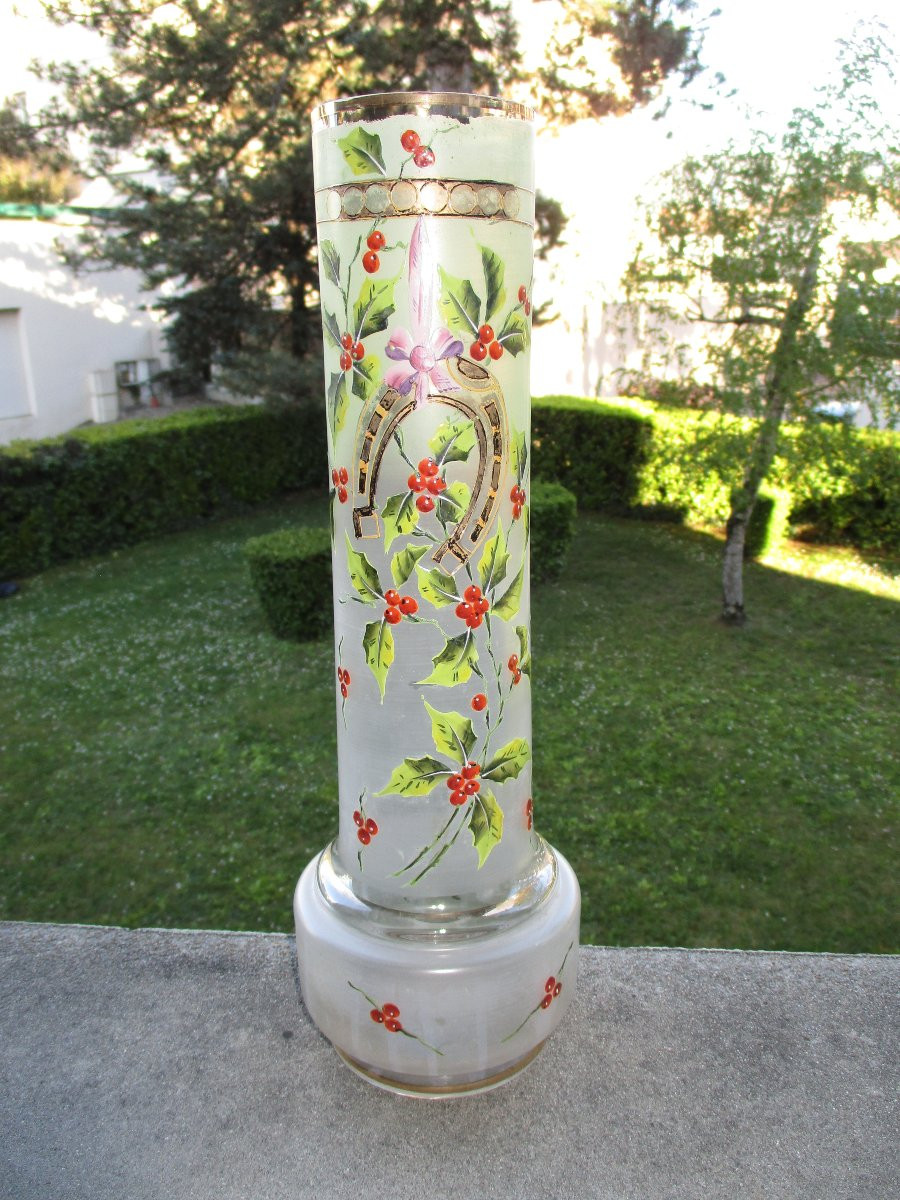 Très beau vase Art Nouveau en verre émaillé à décor de houx et fer à cheval porte-bonheur.-photo-3