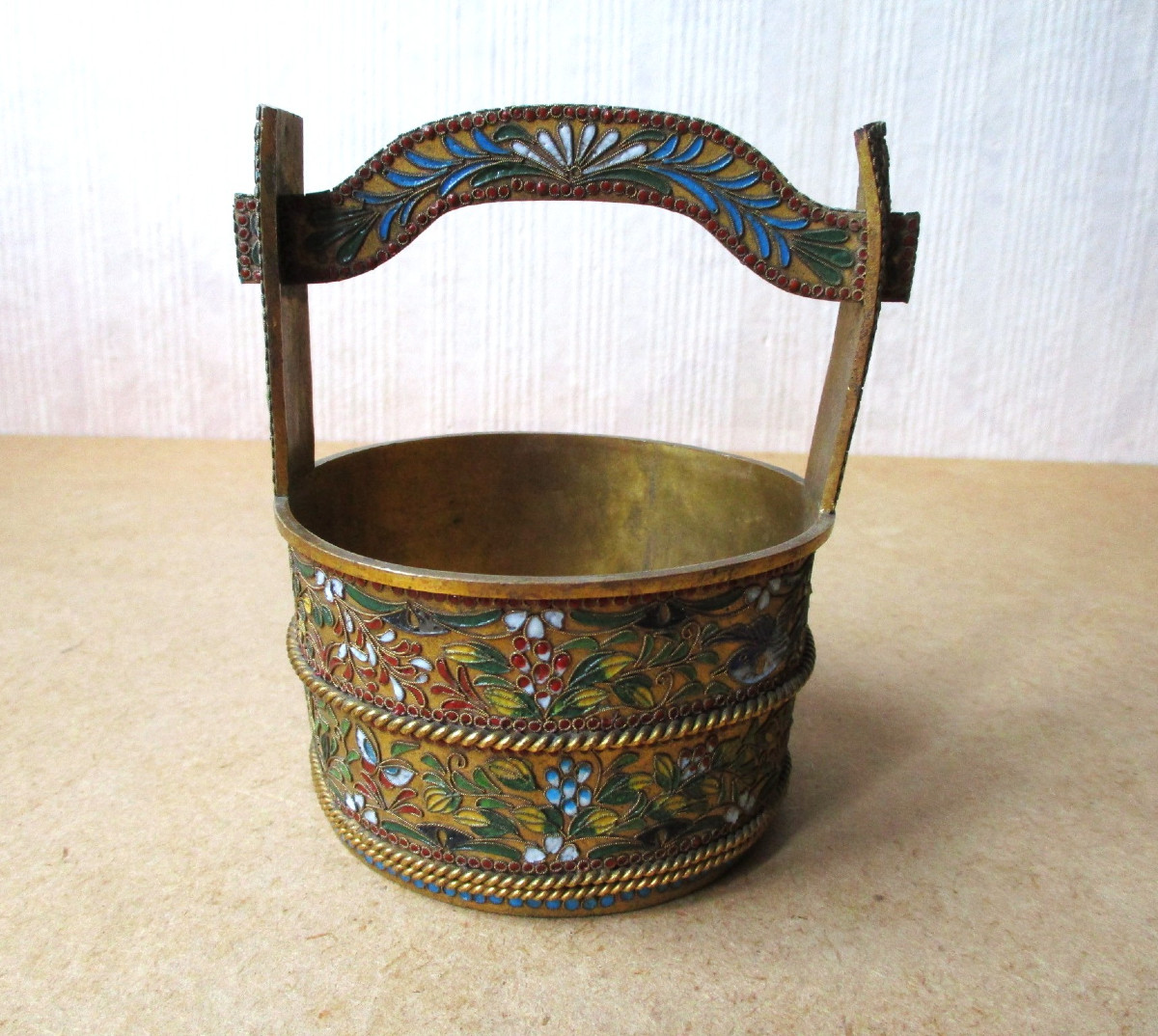 Small Confectionery Or Sugar Basket In Cloisonné Enamel On Bronze, Russian Silverware Late 19th Century