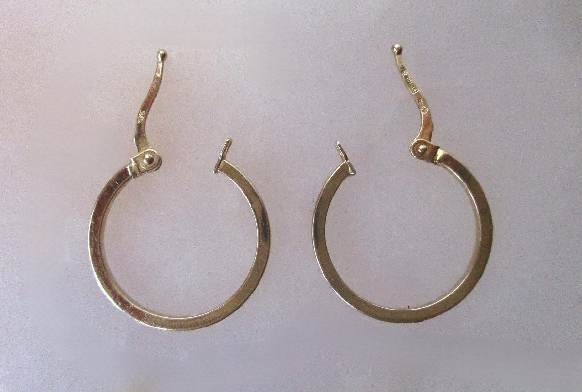 Pair Of Small Creole Earrings In 9k Solid Gold. Weight: 0.90 Grams.-photo-2