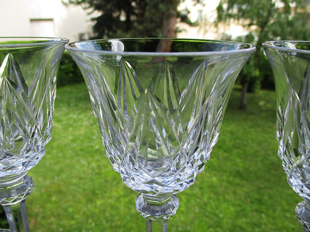 Saint Louis, 7 Beautiful White Wine Glasses Sammy Model In Perfect Condition Saint-louis Crystal.-photo-1