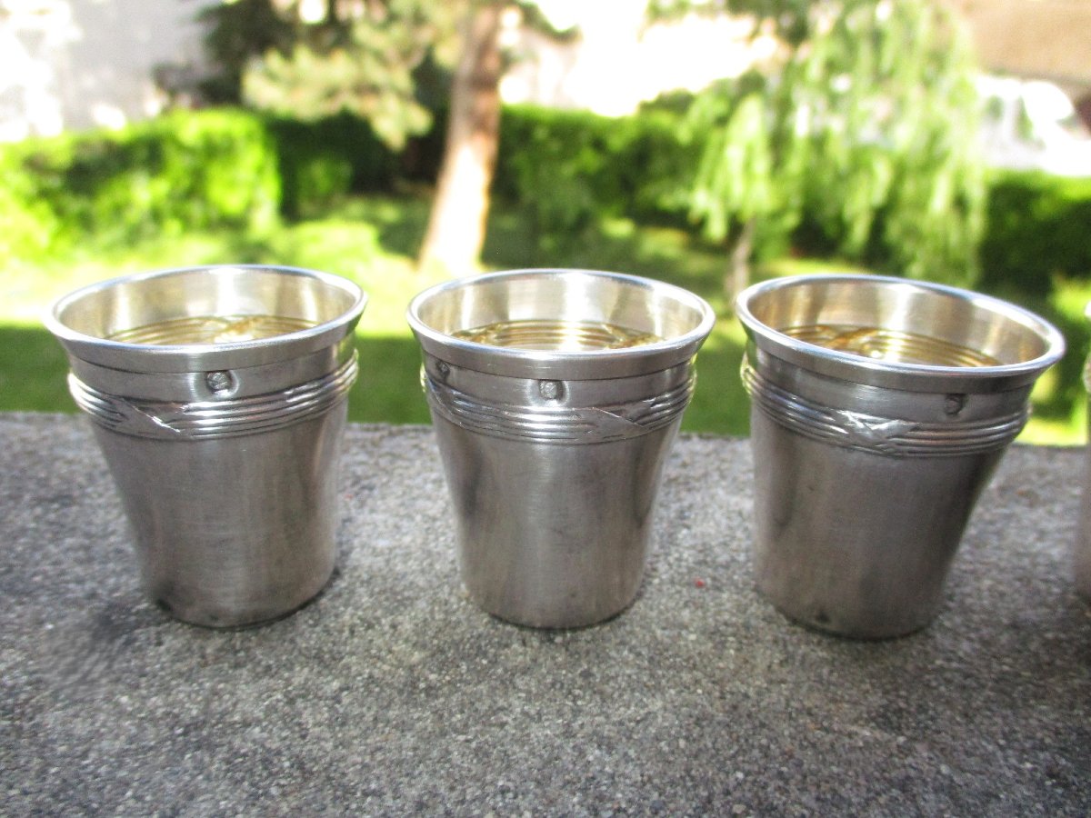 Six petits gobelets à liqueur en argent massif et vermeil, poinçon Minerve, style Louis XVI-photo-3