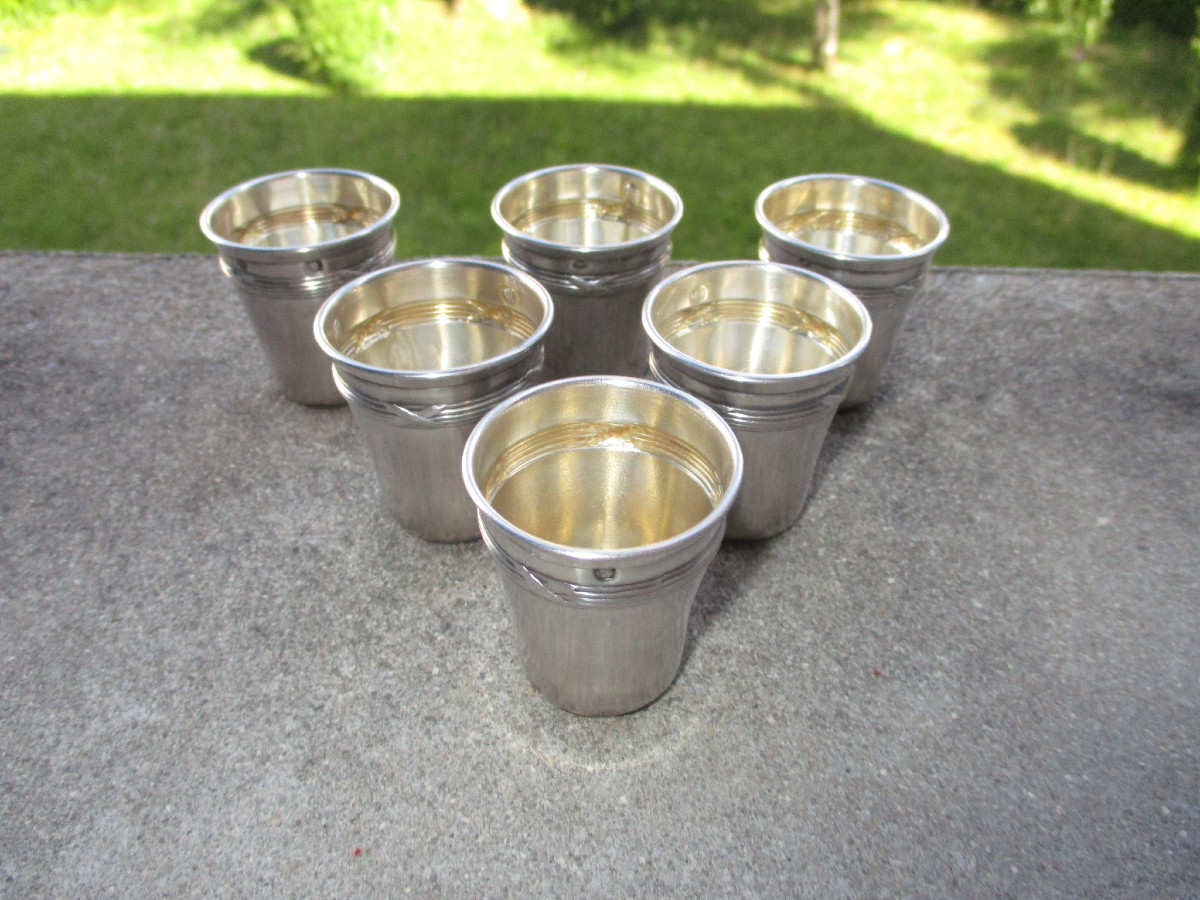 Six petits gobelets à liqueur en argent massif et vermeil, poinçon Minerve, style Louis XVI-photo-4