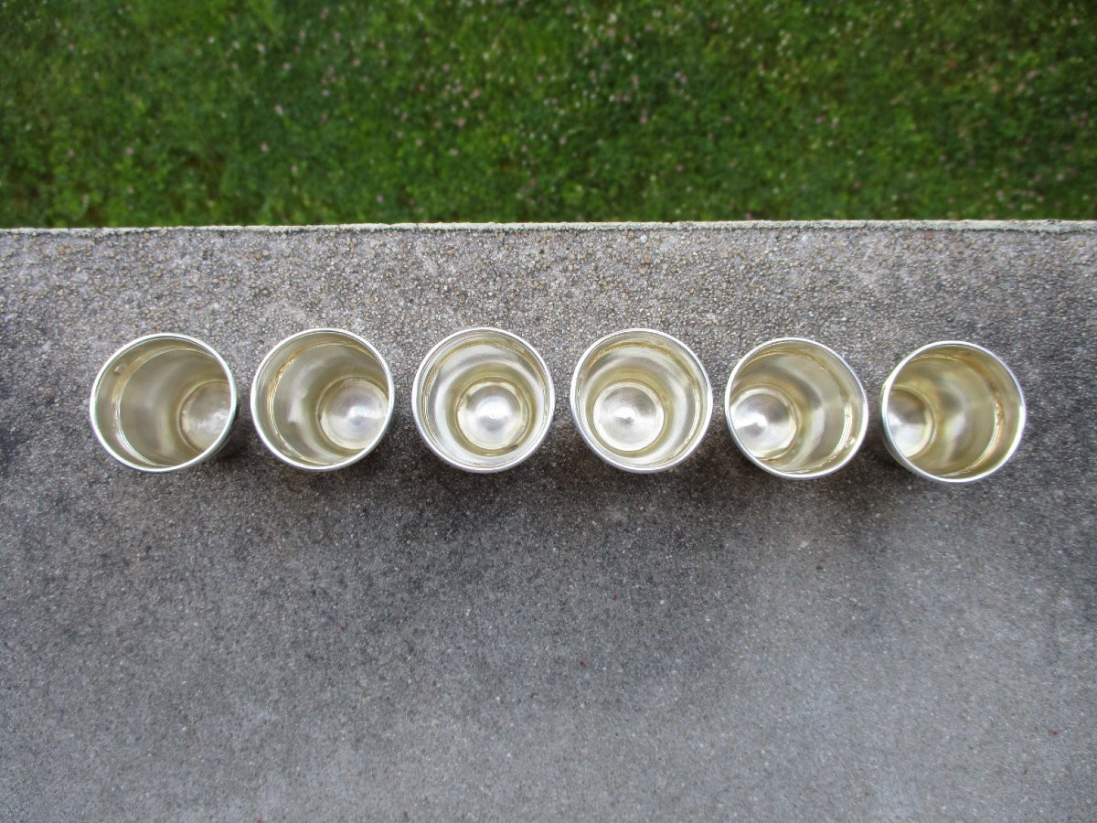 Six petits gobelets à liqueur en argent massif et vermeil, poinçon Minerve, style Louis XVI-photo-1