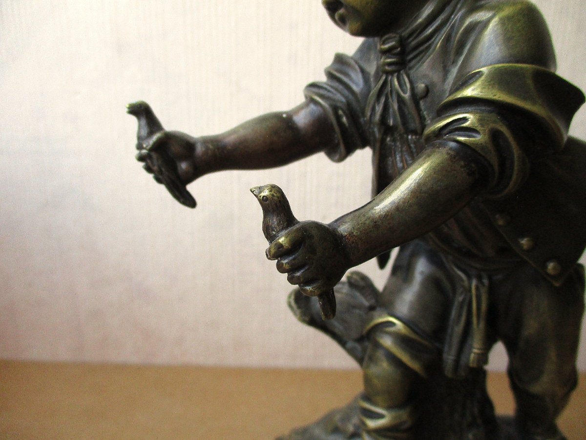 Beautiful 19th-century Bronze Sculpture Of A Boy Child With Birds On A Pedestal. Height: 28 Cm.-photo-3