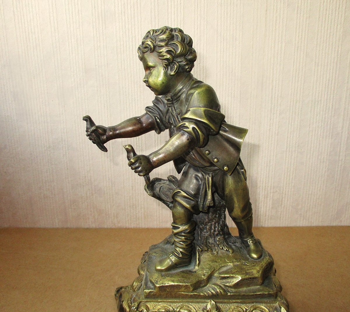 Beautiful 19th-century Bronze Sculpture Of A Boy Child With Birds On A Pedestal. Height: 28 Cm.-photo-5