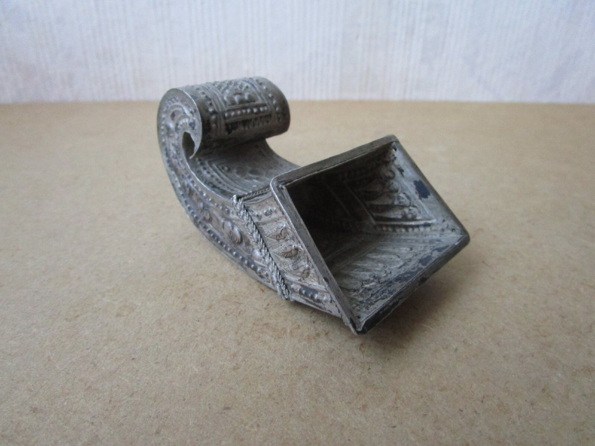 19th-century Betel Leaf Case Or Box Made Of Solid Silver, From China, Thailand, Vietnam, Or Cambodia-photo-4