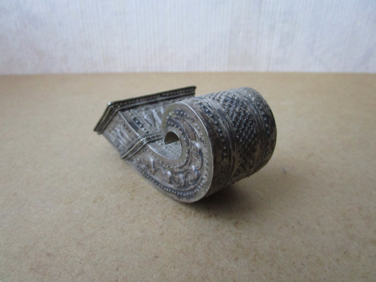 19th-century Betel Leaf Case Or Box Made Of Solid Silver, From China, Thailand, Vietnam, Or Cambodia-photo-3